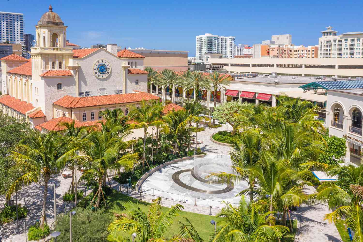 The Square, FL commercial roofing image